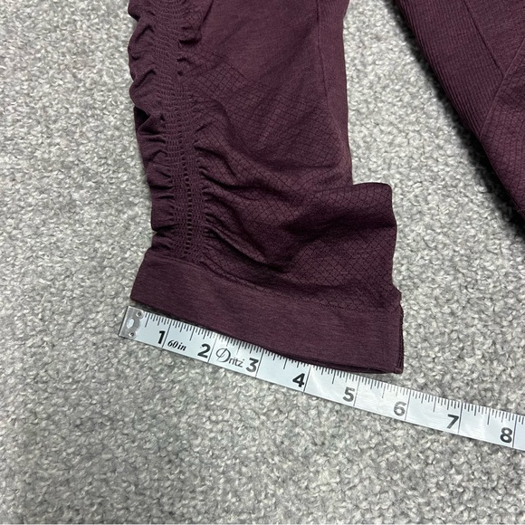 Lululemon Pants Women's 4 Maroon Ebb And Flow Crop Athletic Workout Gym Leggings - Picture 3 of 9